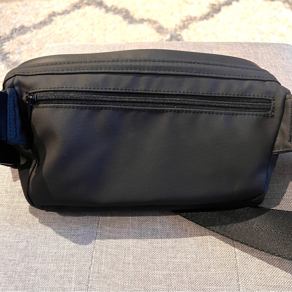 Portland Gear Cascade Crossbody Bag ~ Black - Picture 4 of 13